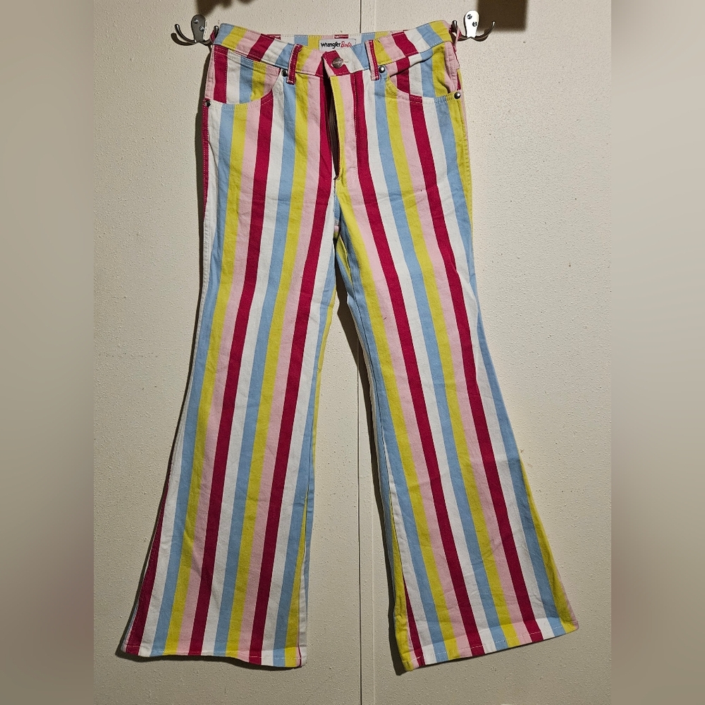 Wrangler Barbie Wanderer Mutlicolored High-Rise Flare Jean (size 29x32)